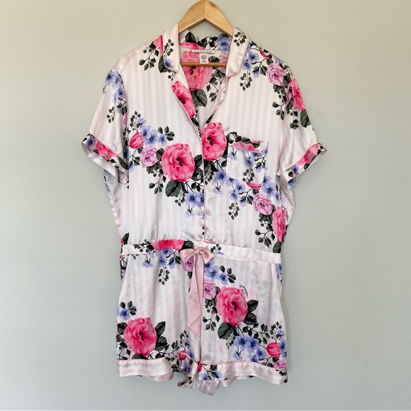 Victoria's Secret Light Pink Floral Satin Romper Pajamas Size XL - Picture 2 of 8